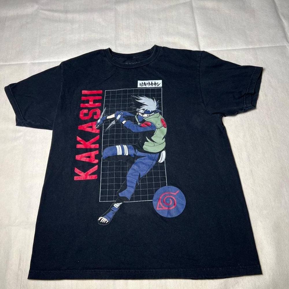 Naruto Kakashi t-shirt with graphic of Kakashi